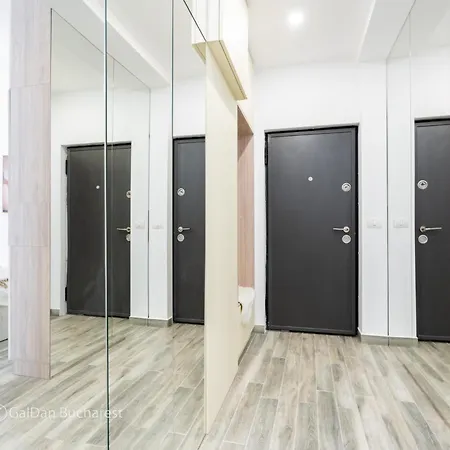 Pitarmos Center * Бухарест