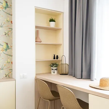 Pitarmos Center 公寓